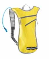 Gele sport gymtas rugzak met waterzak 2 liter 32 x 50 cm